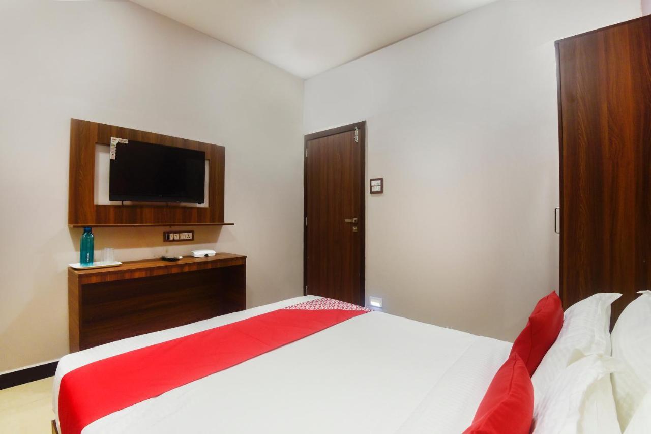 Hotel Blue Sky Residency Bombaim Exterior foto