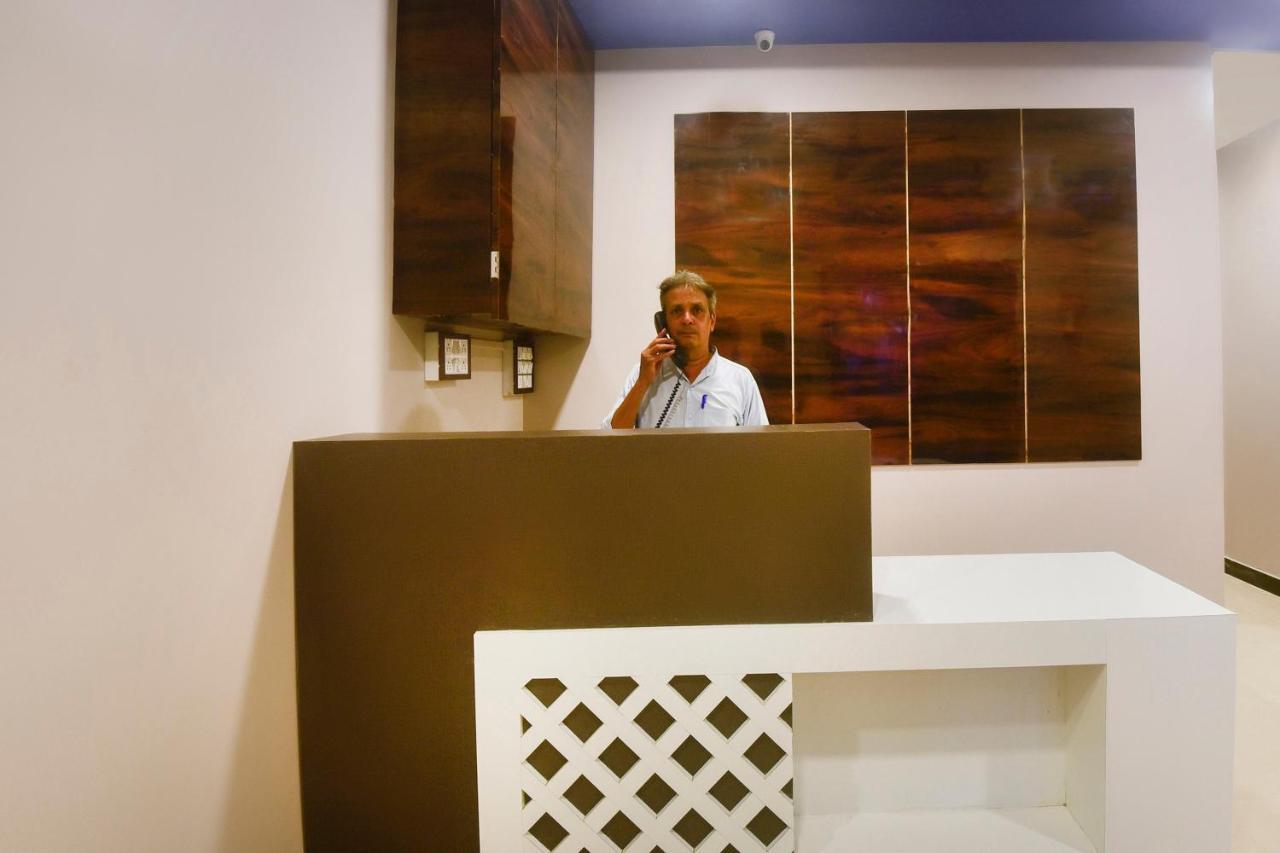 Hotel Blue Sky Residency Bombaim Exterior foto