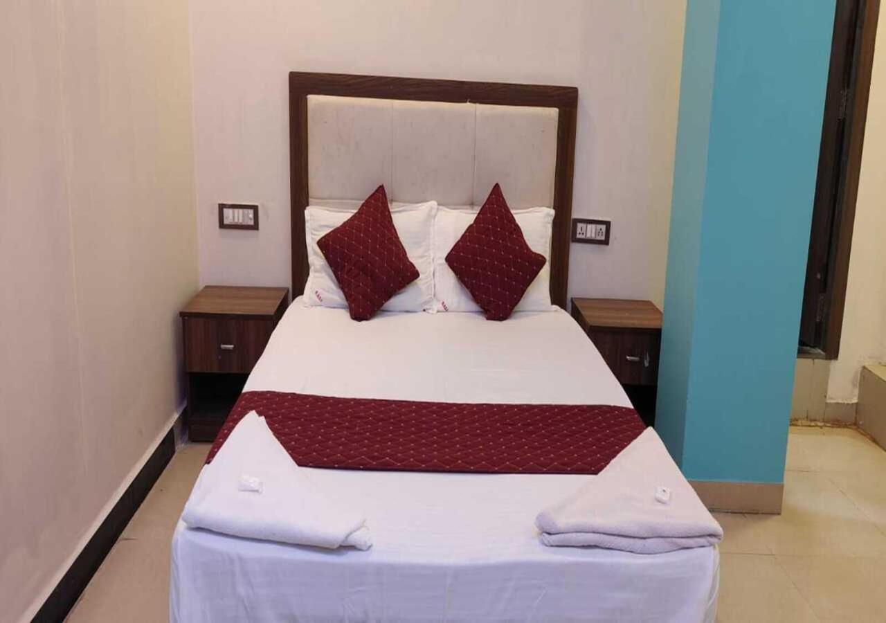 Hotel Blue Sky Residency Bombaim Exterior foto